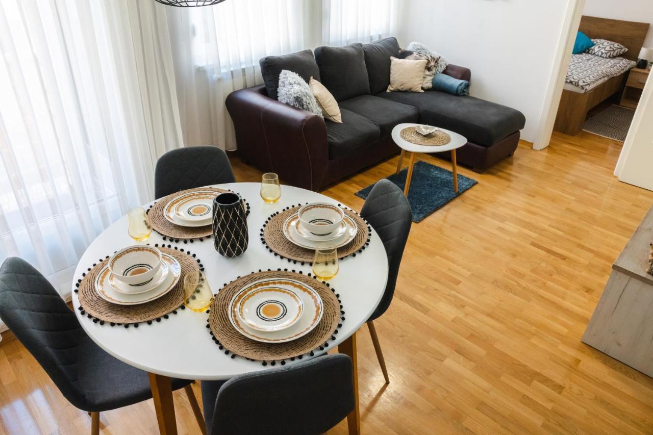 Flexible Selfcheckins 52 - - Parking - Loggia * Zagreb