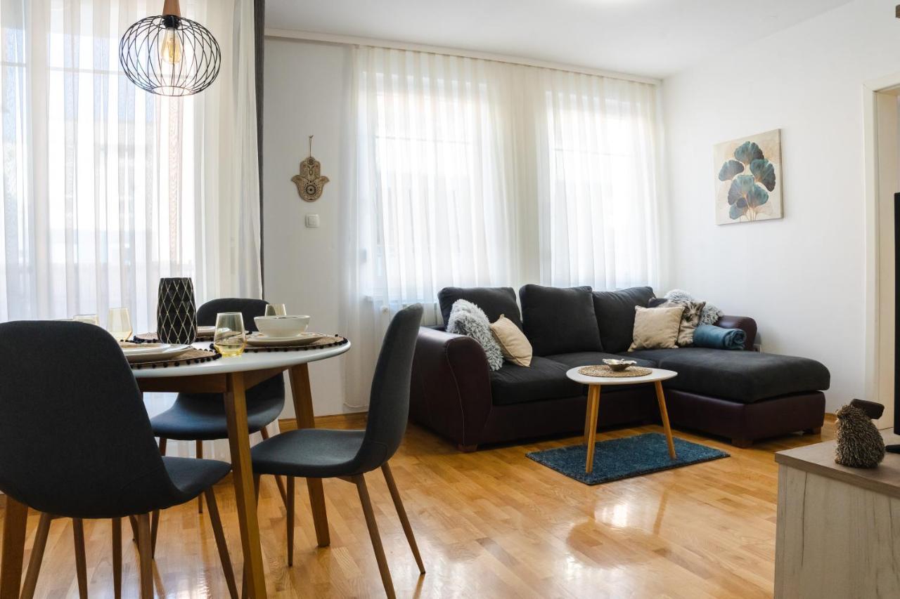Flexible Selfcheckins 52 - - Parking - Loggia Zagreb