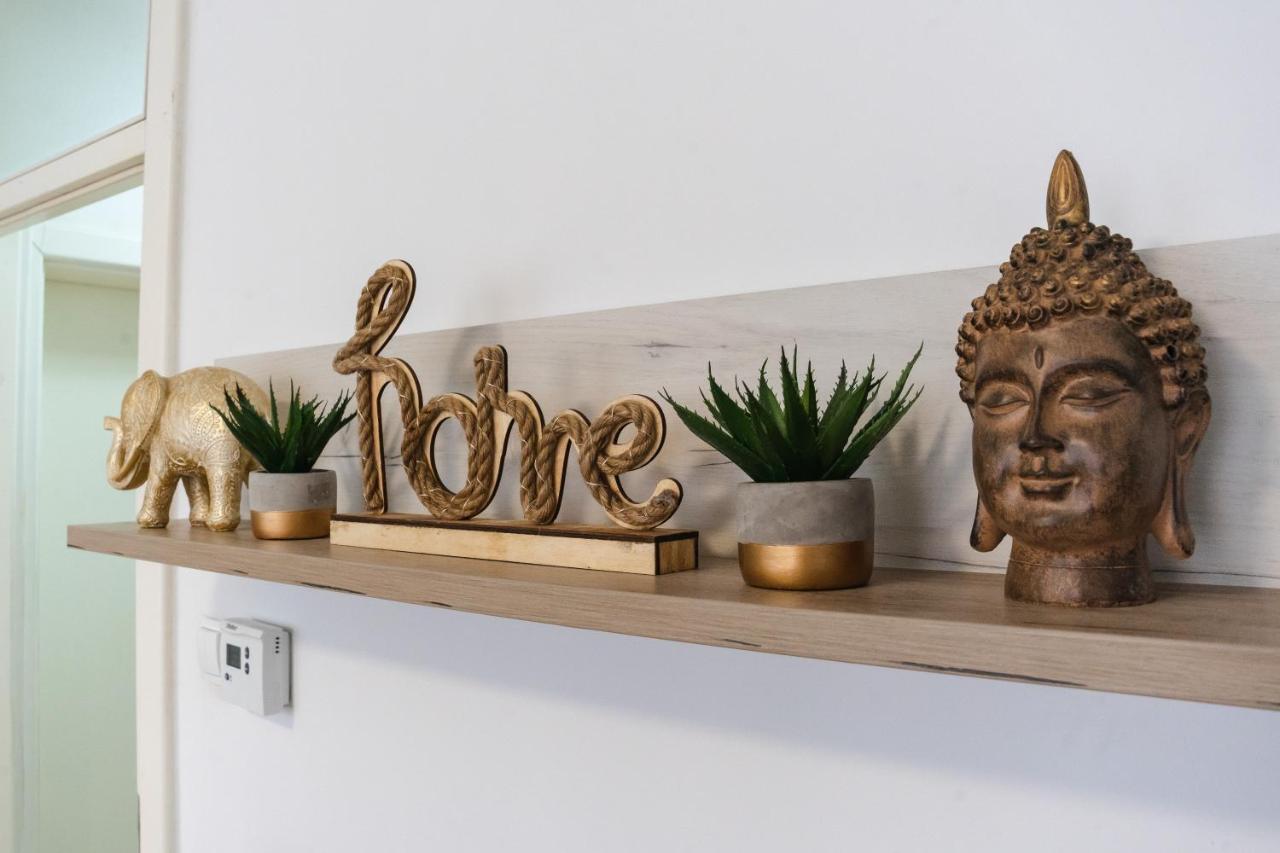 Flexible Selfcheckins 52 - - Parking - Loggia Apartment