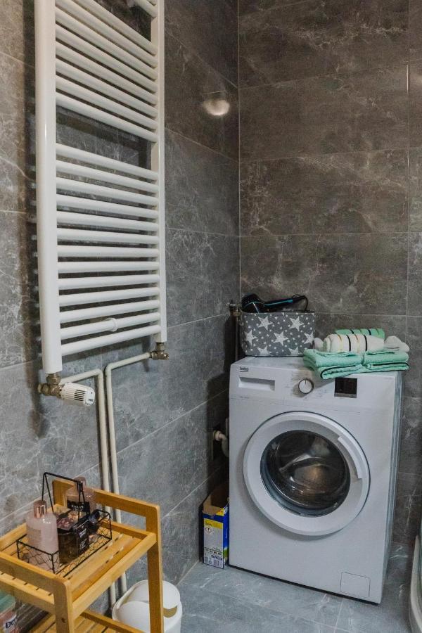 Flexible Selfcheckins 52 - - Parking - Loggia Apartment *